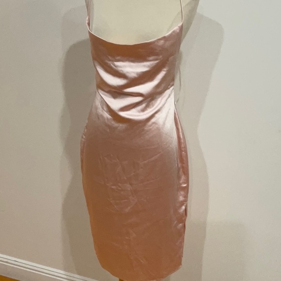 Superdown Billie Drape Midi Dress in Blush Size: M - Picture 3 of 8